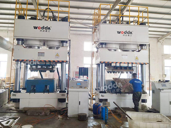 1600噸木屑托盤液壓機(jī)